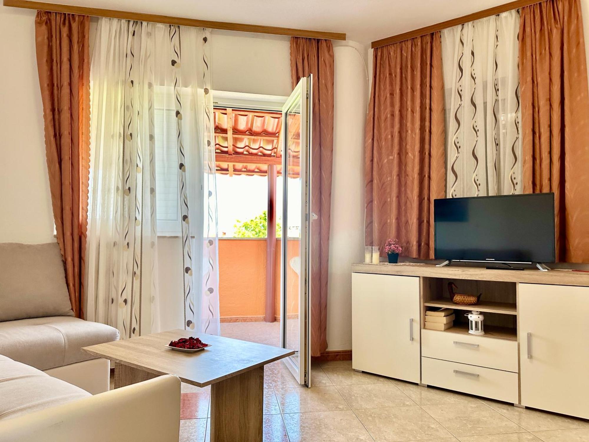 Apartments Dugonjic อูมัค ภายนอก รูปภาพ