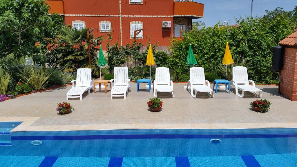 Apartments Dugonjic อูมัค ภายนอก รูปภาพ